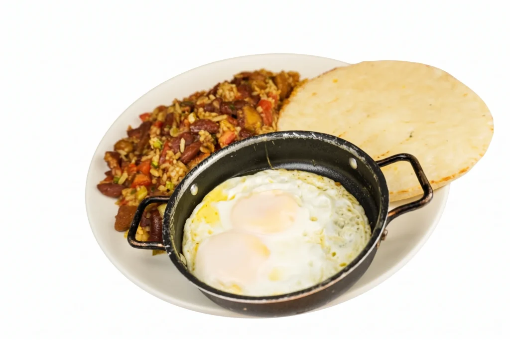 Calentado con Huevos Cacerola